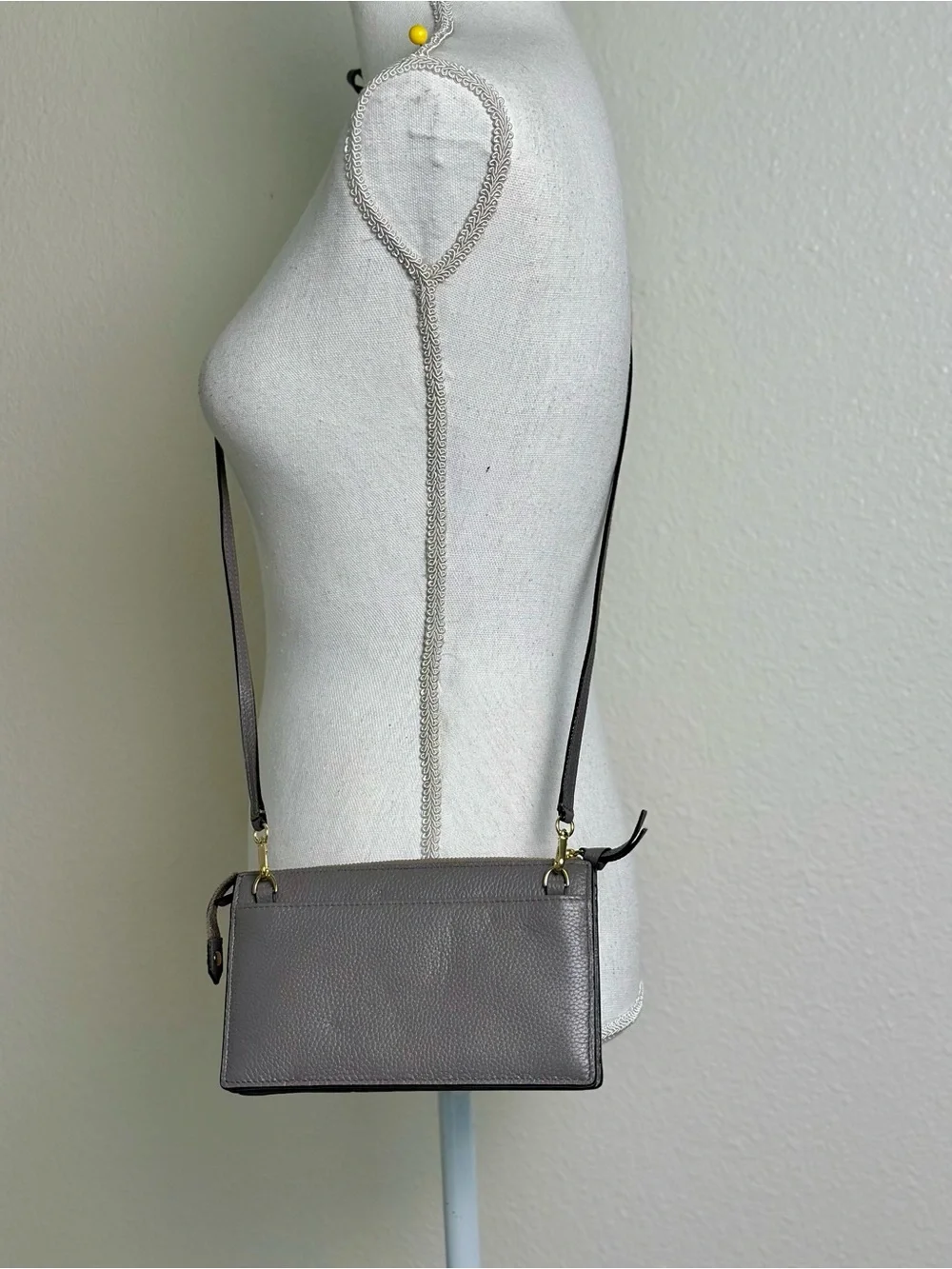 kate spade Jackson Gray Pebbled Leather Crossbody Wallet Bag